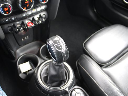 Used 2015 MINI Cooper S image 22