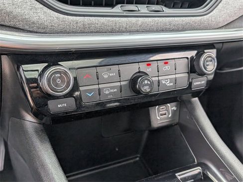 Used 2022 Jeep Compass Latitude w/ Sun and Sound Group image 28