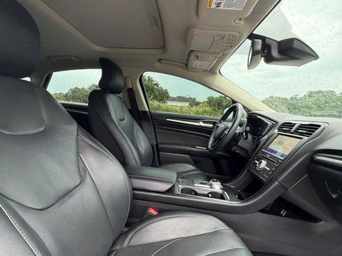Used 2019 Ford Fusion Titanium FWD image 14