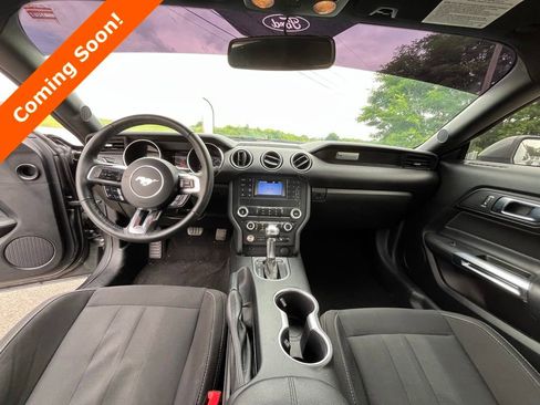 Used 2019 Ford Mustang Coupe RWD image 4