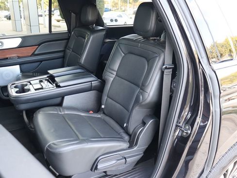 Used 2019 Lincoln Navigator L Reserve image 40