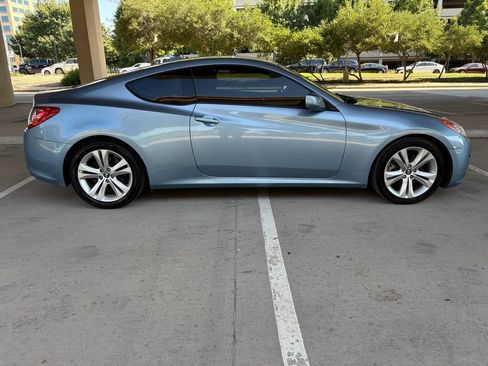 Used 2010 Hyundai Genesis 2.0T RWD image 5