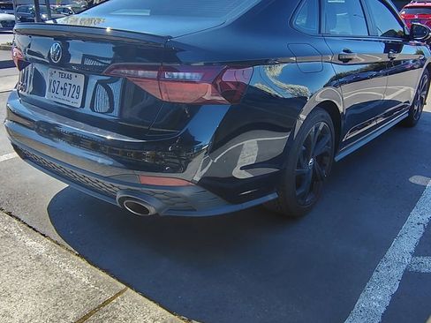 Used 2023 Volkswagen Jetta GLI Autobahn image 4