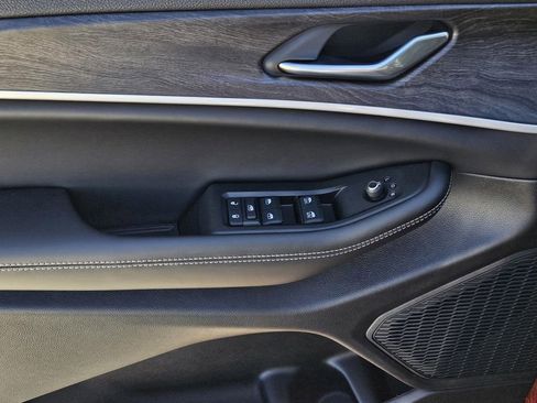 New 2026 Jeep Grand Cherokee Altitude image 13