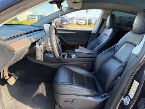 Used 2024 Tesla Model Y Long Range AWD/4WD image 4
