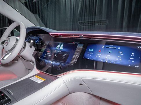 New 2026 Mercedes-Benz EQE 320 4MATIC SUV image 15