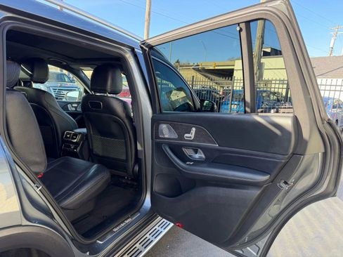 Used 2020 Mercedes-Benz GLS 450 4MATIC image 24