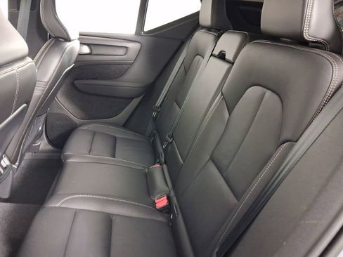 Certified 2023 Volvo XC40 B5 Core w/ Convenience Package AWD/4WD image 17
