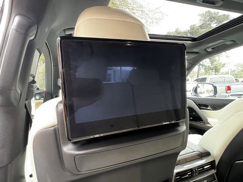 Used 2022 Lexus LX 600 4WD w/ Accessory Package (Z1) image 35