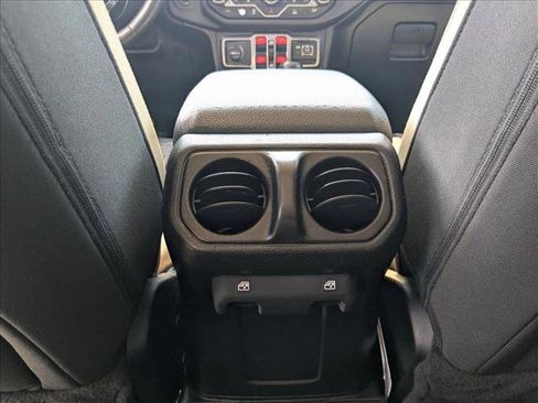 Used 2020 Jeep Gladiator Sport w/ Quick Order Package 24S image 17