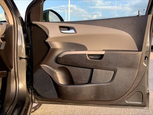 Used 2020 Chevrolet Sonic Premier image 20