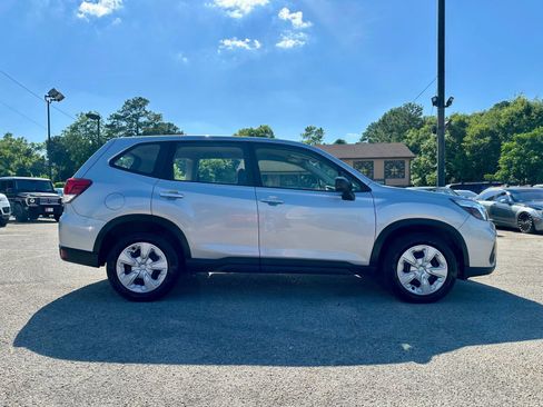 Used 2019 Subaru Forester AWD/4WD image 2