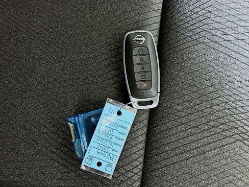 Used 2024 Nissan Rogue SV image 35