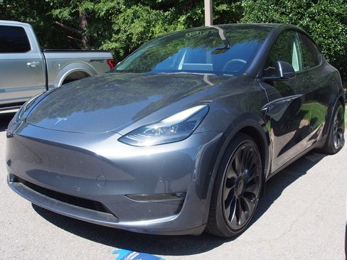 Used 2022 Tesla Model Y Performance AWD/4WD image 4