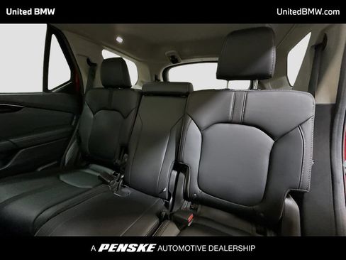 Used 2025 Honda Pilot Touring image 13