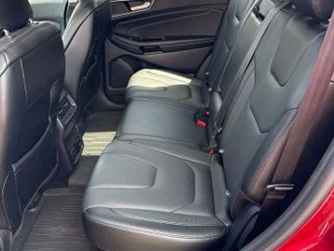 Certified 2018 Ford Edge Titanium w/ Technology Package AWD/4WD image 10