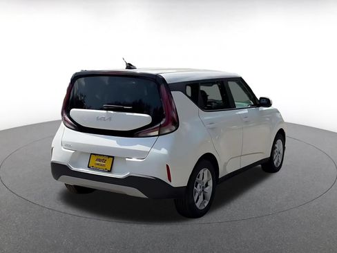 Used 2025 Kia Soul LX w/ LX Technology Package FWD image 14