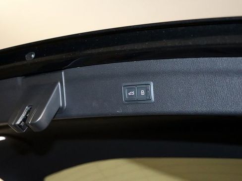 Used 2023 Audi Q3 2.0T Premium Plus image 30