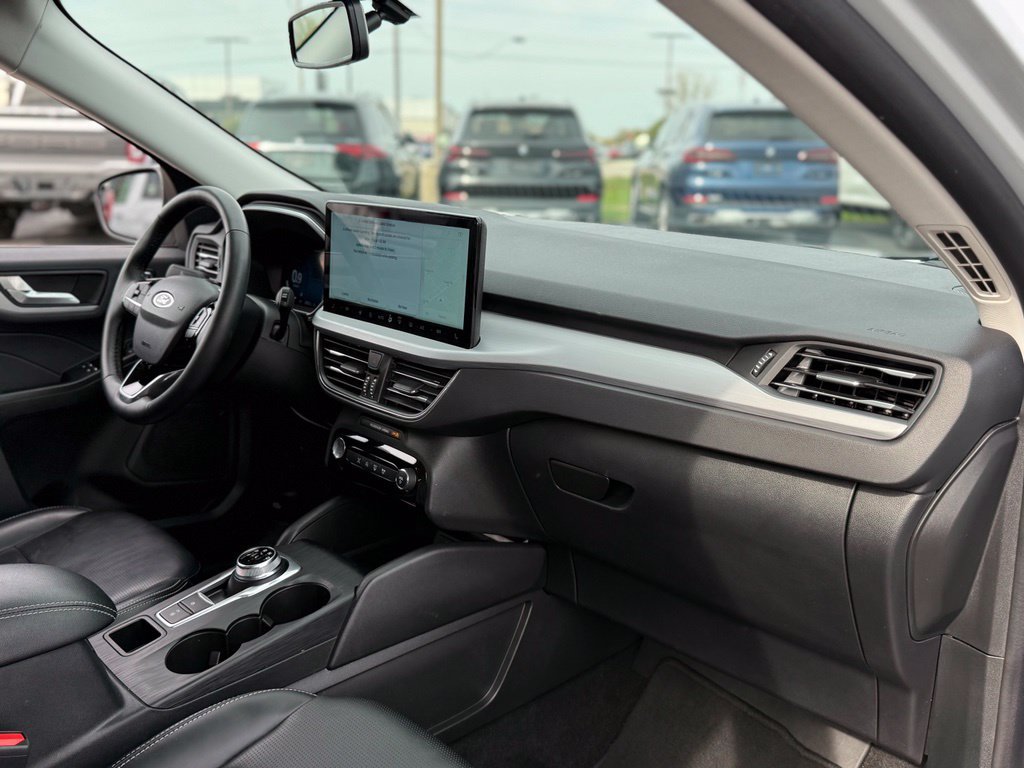 Certified 2025 Ford Escape Platinum AWD/4WD image 14