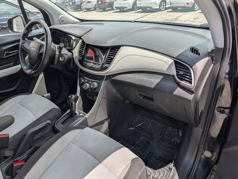 Used 2019 Chevrolet Trax LS FWD image 13
