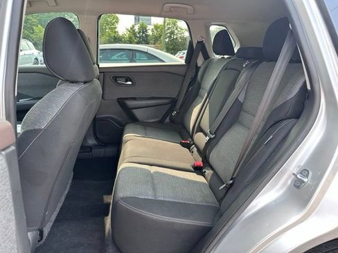 Used 2023 Nissan Rogue SV FWD image 10