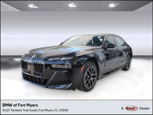 Used 2026 BMW 750e xDrive AWD/4WD image 1