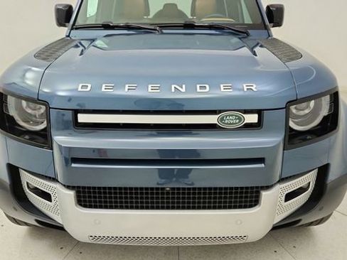 Used 2024 Land Rover Defender 110 SE image 8