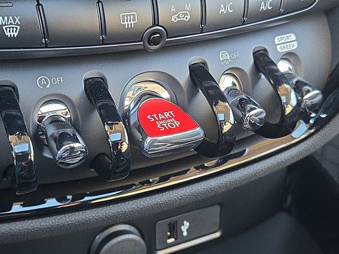 Used 2024 MINI Cooper Clubman S image 23