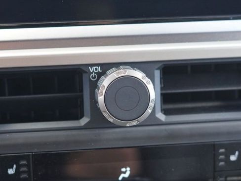 Used 2025 Toyota 4Runner TRD Off-Road Premium image 32