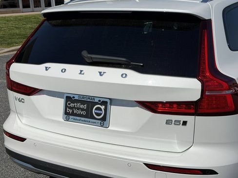 Used 2024 Volvo V60 B5 Cross Country Plus AWD/4WD image 9