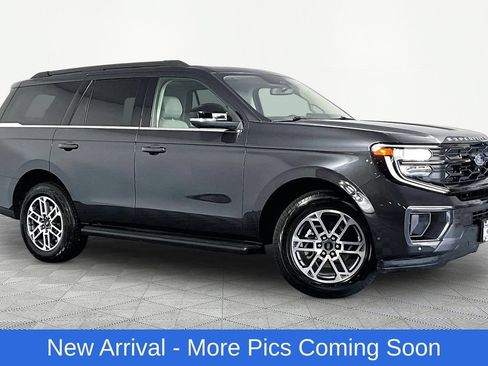 Used 2025 Ford Expedition Active AWD/4WD image 1