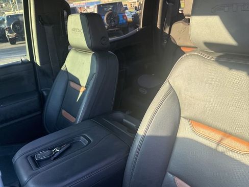 Used 2021 GMC Sierra 1500 AT4 w/ AT4 Value Package image 9