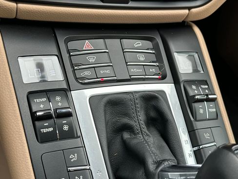 Certified 2020 Porsche Macan S AWD/4WD image 24