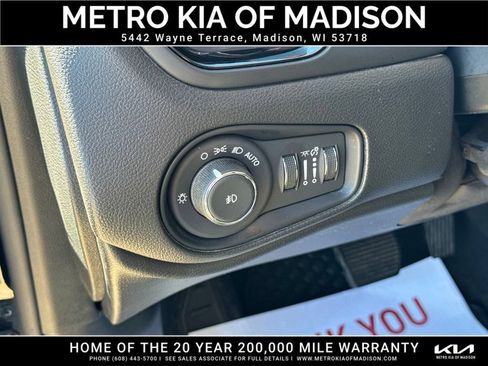 Used 2017 Jeep Renegade Altitude AWD/4WD image 13