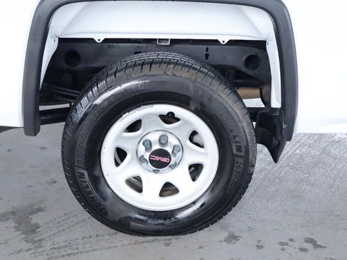 Used 2019 GMC Sierra 1500 Limited w/ Sierra Convenience Package AWD/4WD image 5