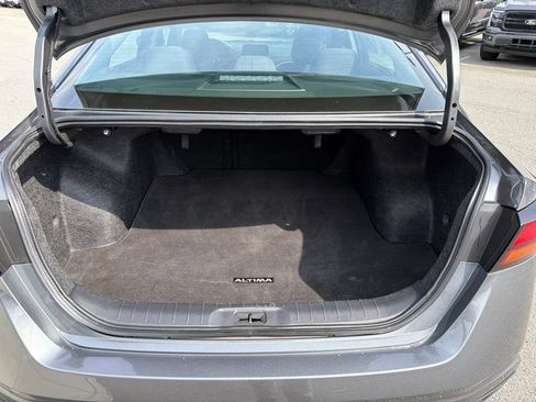 Used 2025 Nissan Altima 2.5 SV FWD image 17