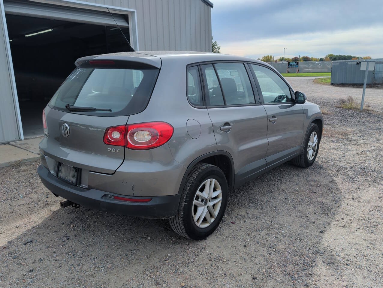 Used 2011 Volkswagen Tiguan S FWD image 5