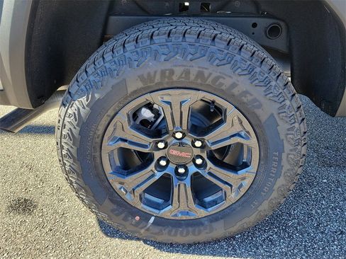 New 2025 GMC Canyon Elevation w/ Convenience Package image 6