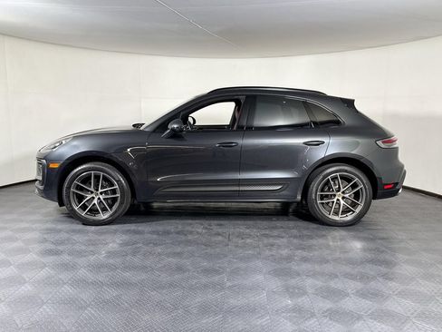 Certified 2023 Porsche Macan AWD/4WD image 2