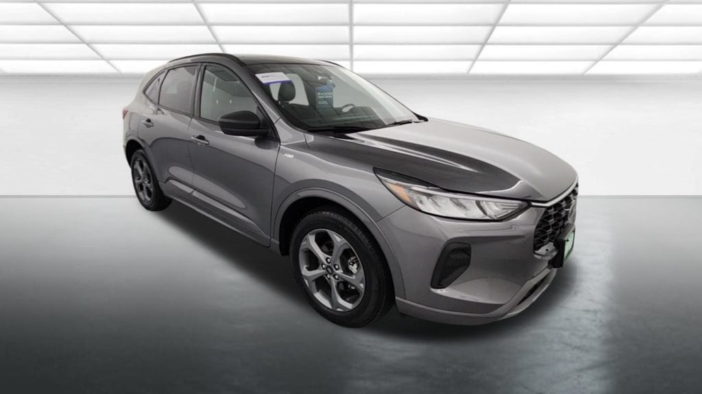 Used 2023 Ford Escape ST-Line w/ Tech Pack #1 AWD/4WD image 10
