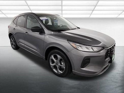 Used 2023 Ford Escape ST-Line w/ Tech Pack #1 AWD/4WD image 10