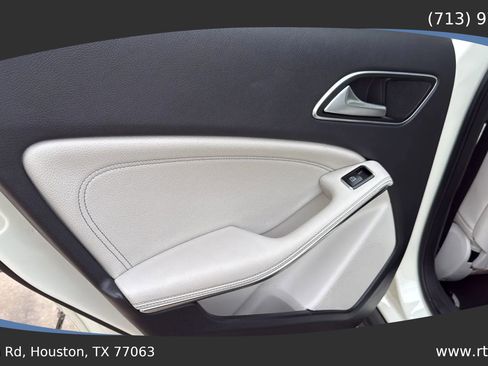Used 2015 Mercedes-Benz GLA 250 4MATIC image 26