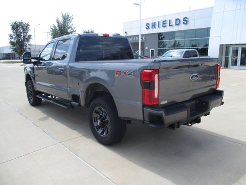 Used 2024 Ford F250 XLT w/ XLT Premium Package AWD/4WD image 4