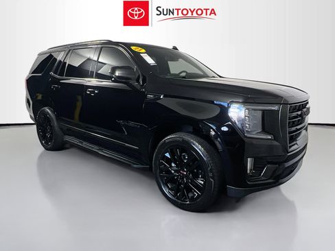 Used 2023 GMC Yukon SLT w/ SLT Luxury Package image 1