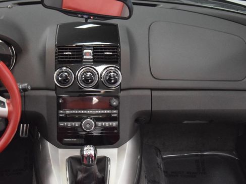 Used 2007 Saturn Sky Base 2dr Convertible w/ Premium Trim Pkg image 37