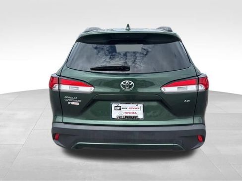 Used 2024 Toyota Corolla Cross LE FWD image 4