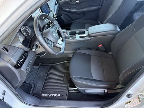Used 2020 Nissan Sentra SV FWD image 12