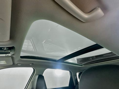 Used 2023 Kia Sorento S w/ Panoramic Sunroof Package AWD/4WD image 27