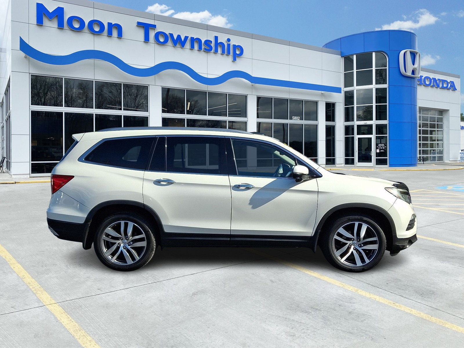 Used 2016 Honda Pilot Touring image 7