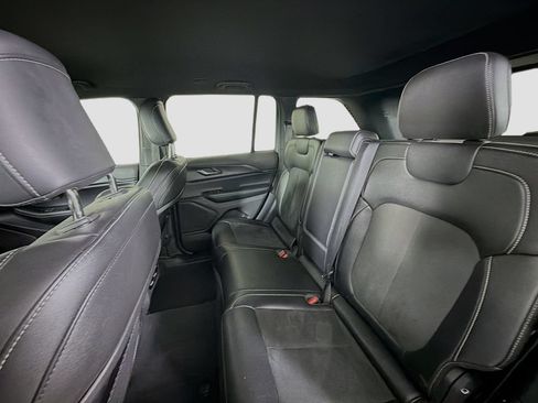 Used 2024 Jeep Grand Cherokee Altitude RWD image 24